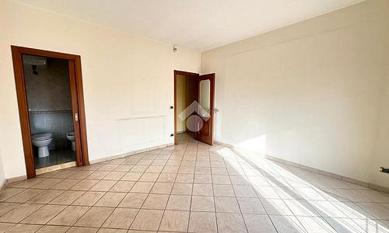 4 Locali A Casoria...