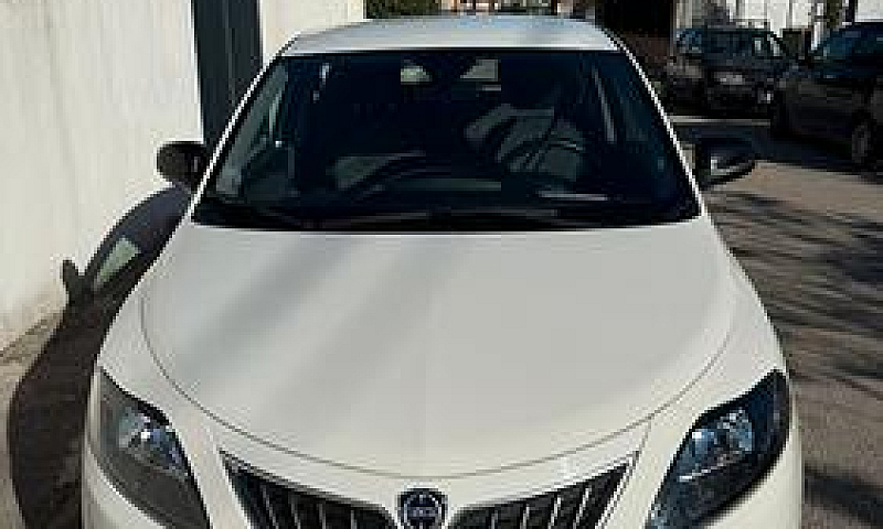 Lancia Ypsilon 1.0 F...