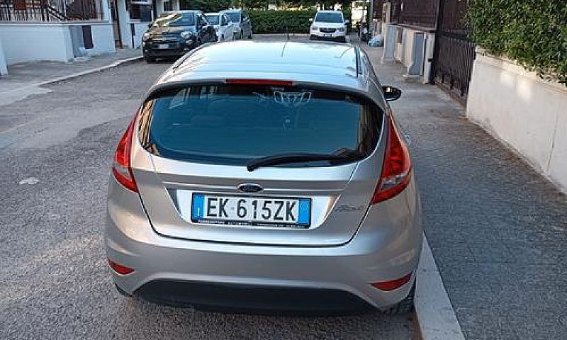Ford Fiesta 6ª Serie...