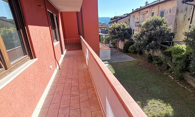 2 Camere Con Terrazz...