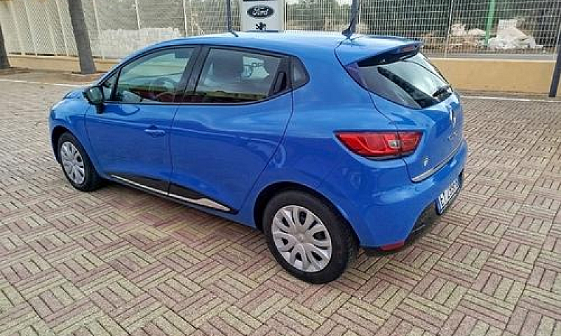 Renault Clio 1.2 75C...