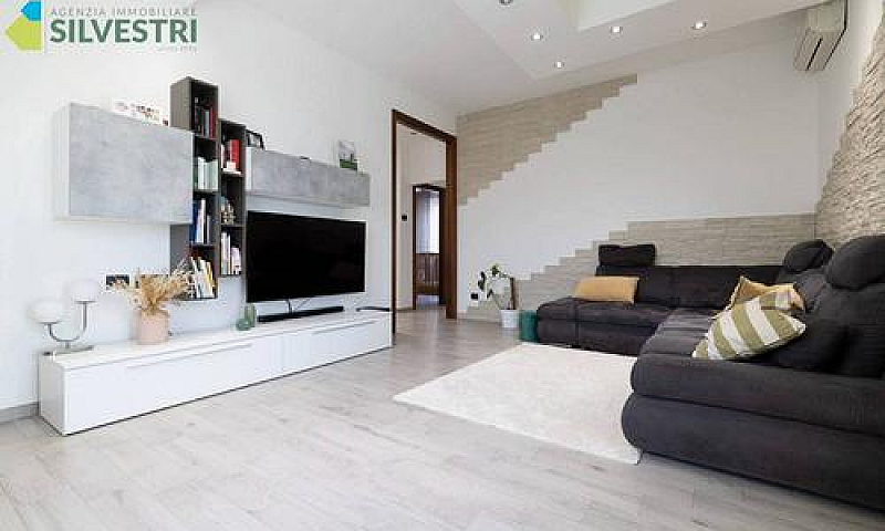 Appartamento Di 95 M...