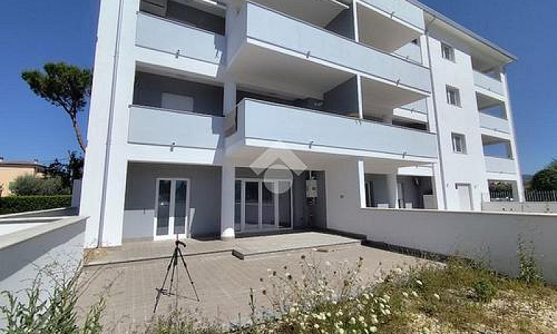 3 Locali A Foligno...