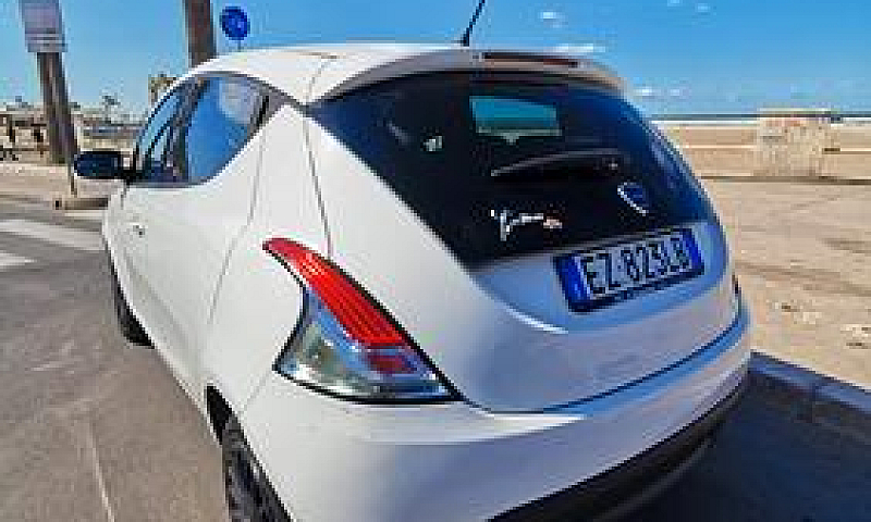 Lancia Ypsilon 1.3 M...