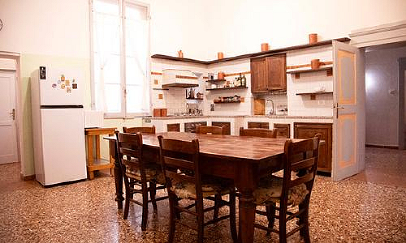 Grande Casa Di Famig...