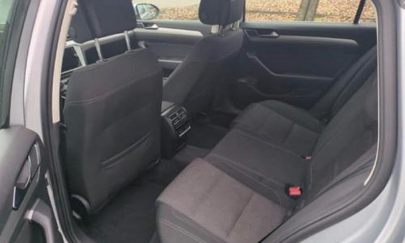Volkswagen Passat Va...