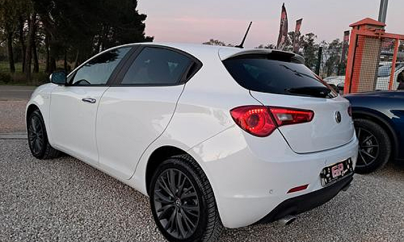 Alfa Romeo Giulietta...