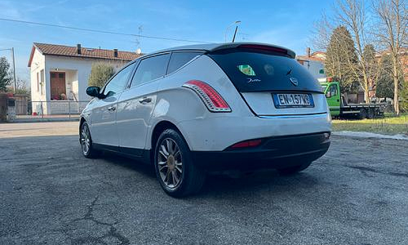 Lancia Delta 1.4 T-J...