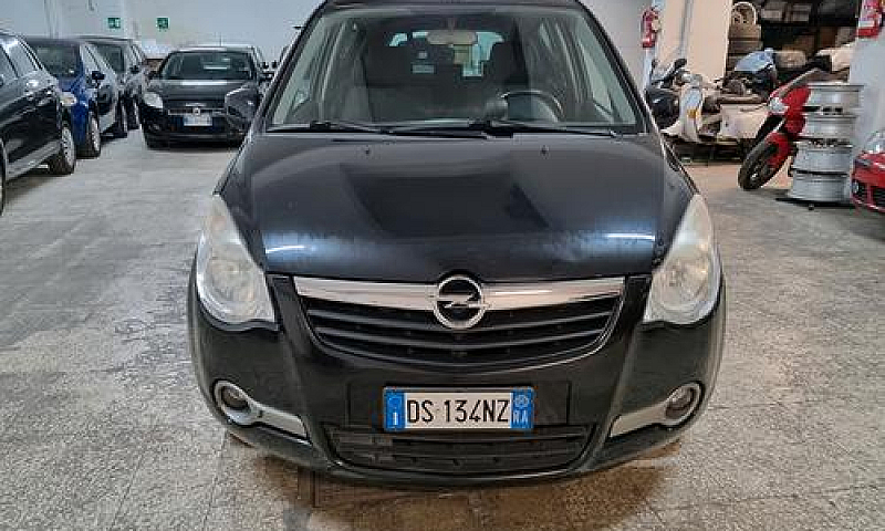 Opel Agila 1.2 16V 8...