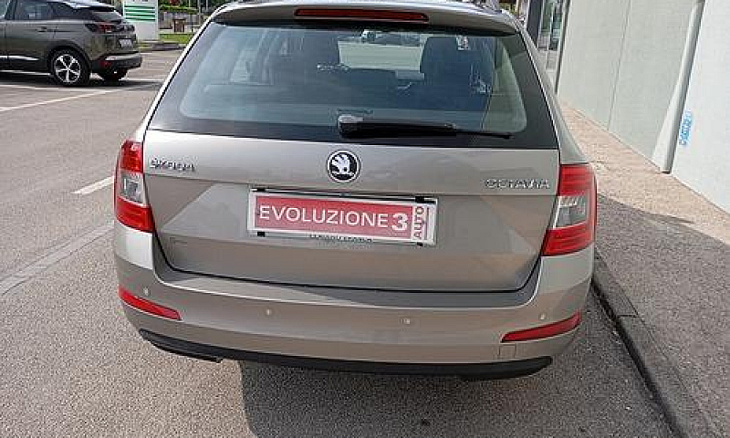 Skoda Octavia Sw 1.6...