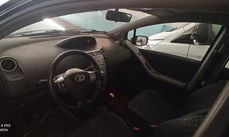 Toyota Yaris 1.0 5 P...