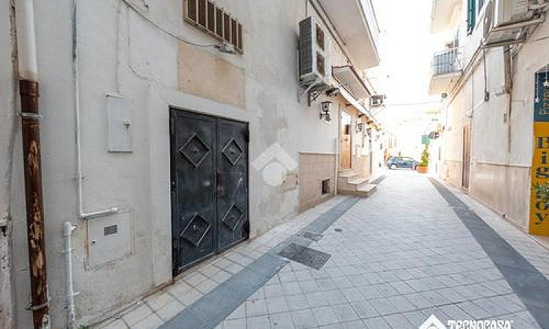 2 Locali A Vieste...