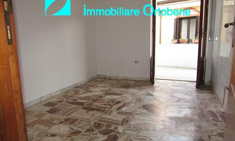 Quadrilocale Via Lam...