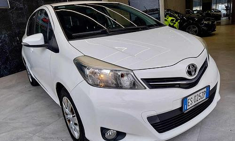 Toyota Yaris 1.0 5 P...