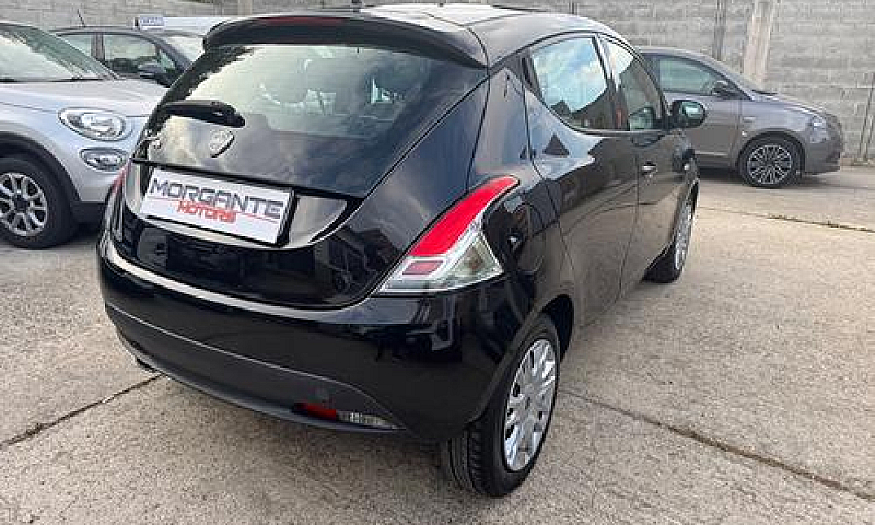 Lancia Ypsilon 1.2 6...