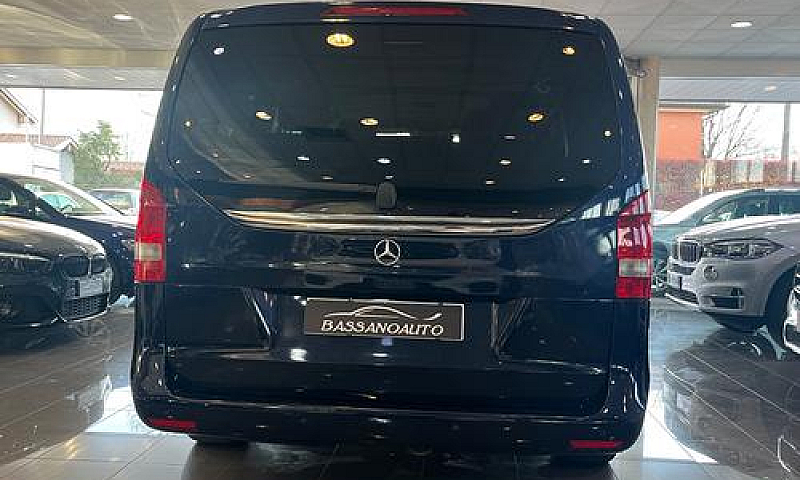 Mercedes-Benz V 220 ...