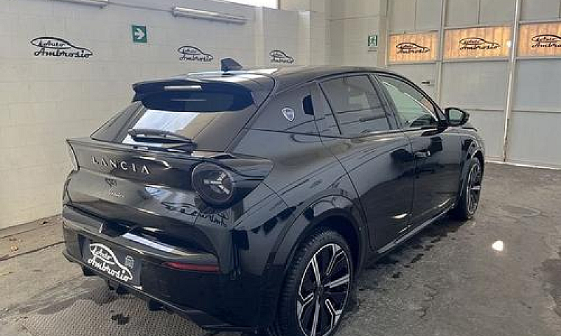 Lancia Ypsilon Hybri...