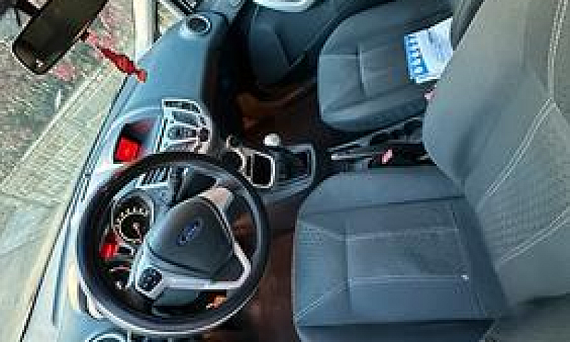 Ford Fiesta Titanium...
