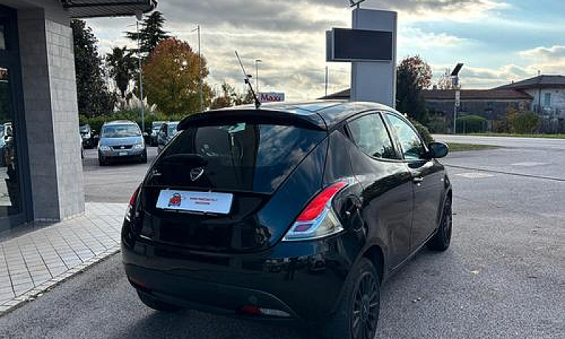 Lancia Ypsilon 1.2 G...