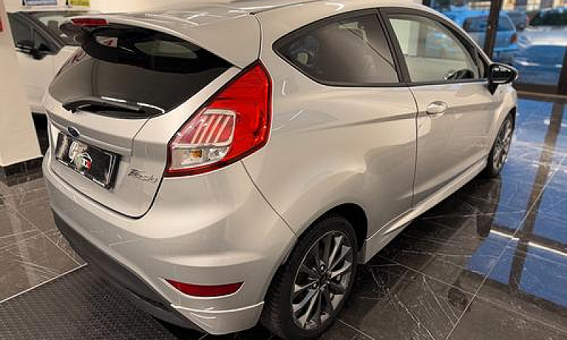 Ford Fiesta 1.5 Tdci...