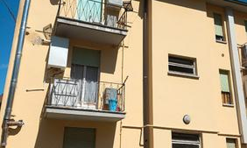 Appartamento In Zona...