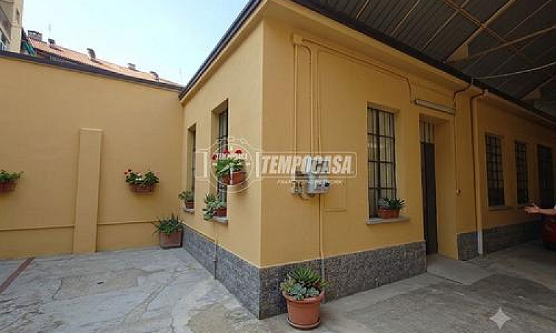 Locali Commerciali I...