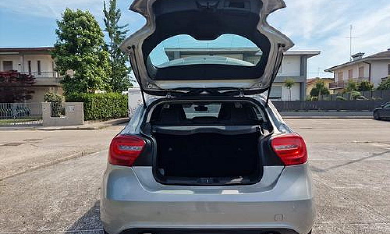 Mercedes-Benz A 180 ...