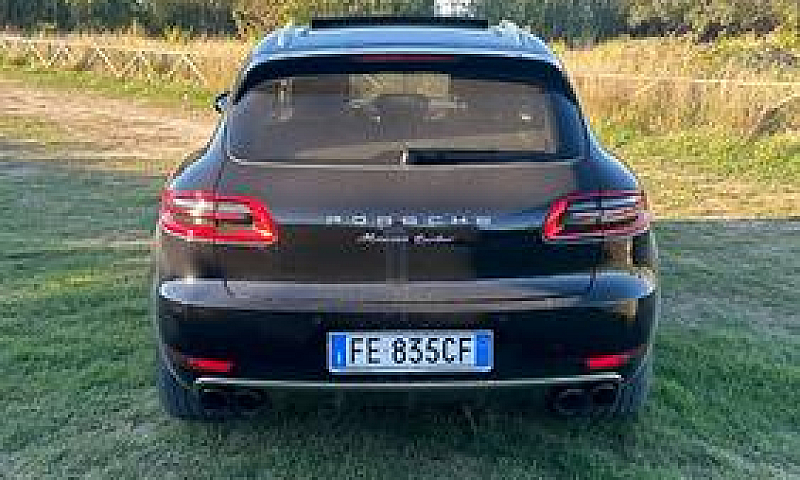 Porsche Macan - 2016...