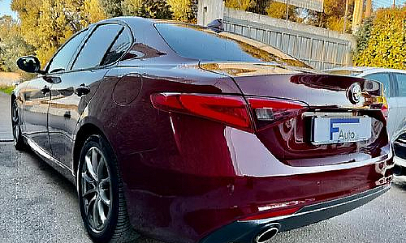Alfa Romeo Giulia 2....