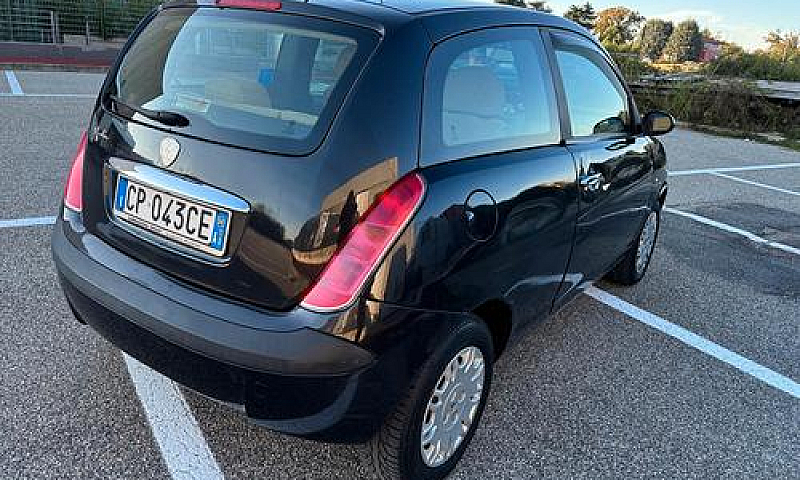 Lancia Ypsilon 1.2 1...