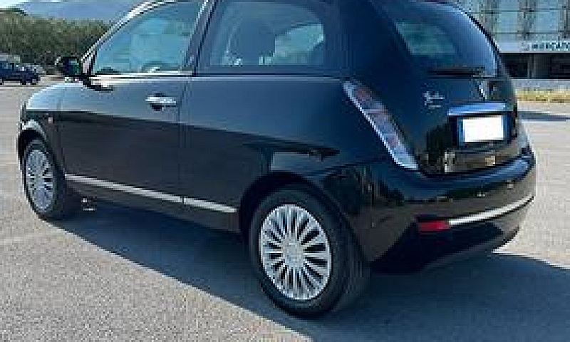 Lancia Ypsilon...