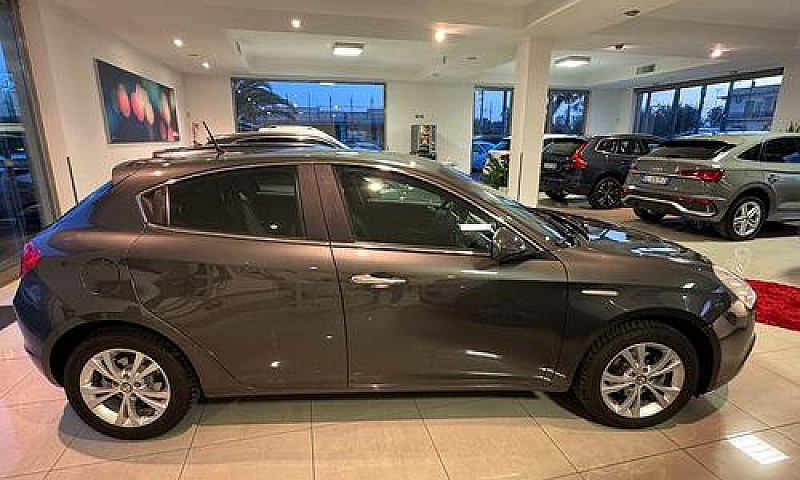 Alfa Romeo Giulietta...