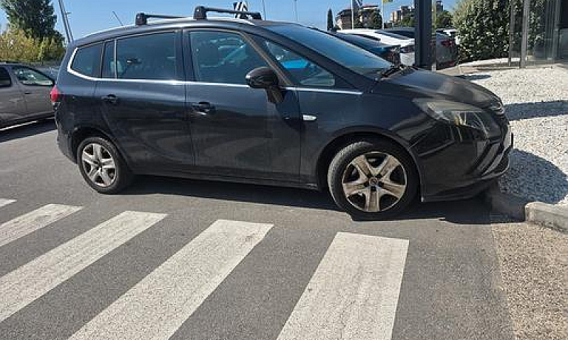 Opel Zafira Tourer 1...