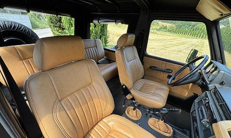 Mercedes-Benz G Wolf...