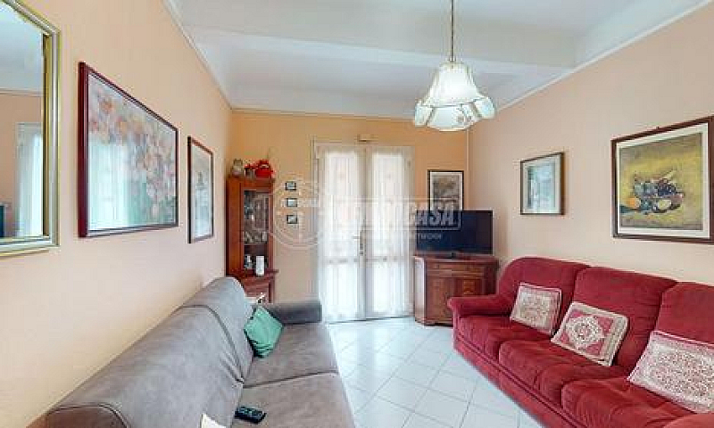 Porzione Di Casa Con...