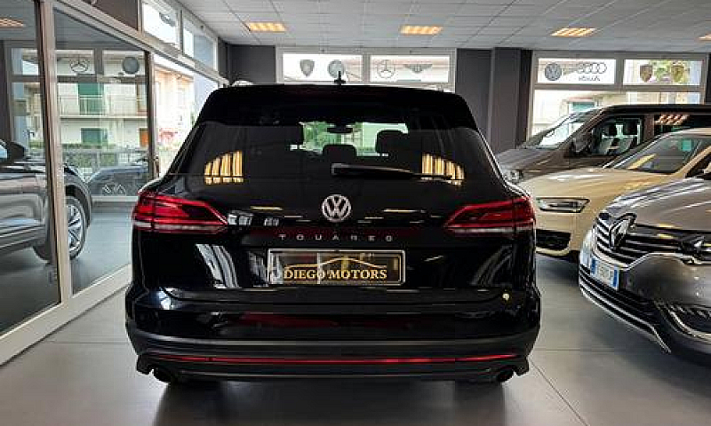 Volkswagen Touareg A...