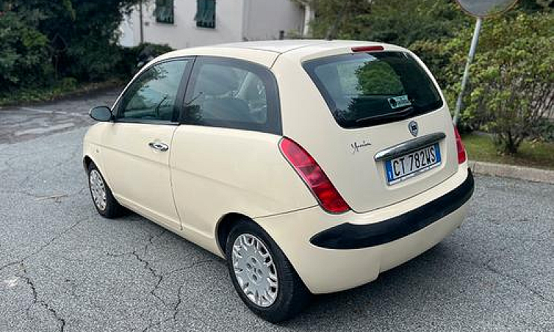 Lancia Y Ypsilon Uni...