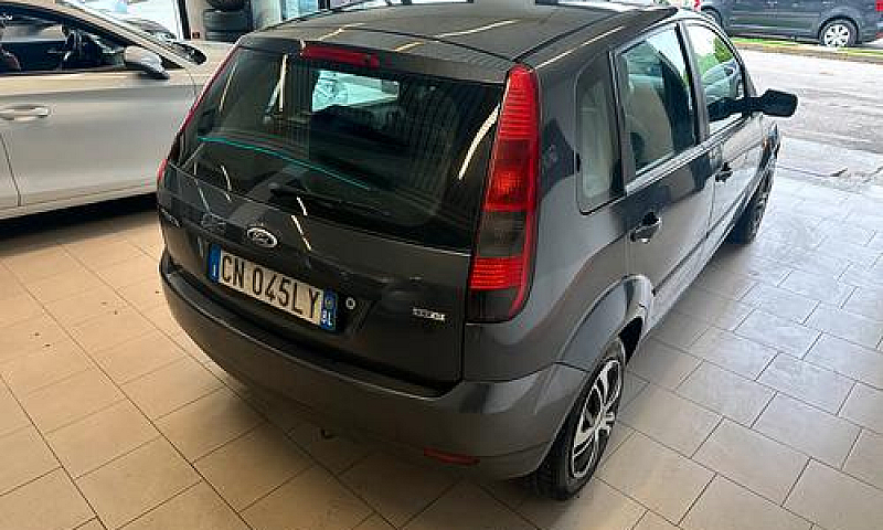 Ford Fiesta 5ª Serie...