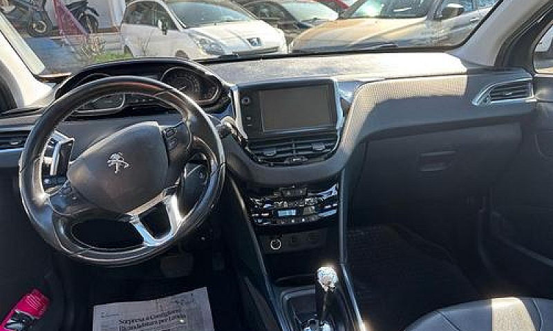 Peugeot 2008 1.6 E-H...