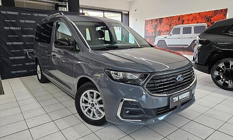 Ford Grand Tourneo C...