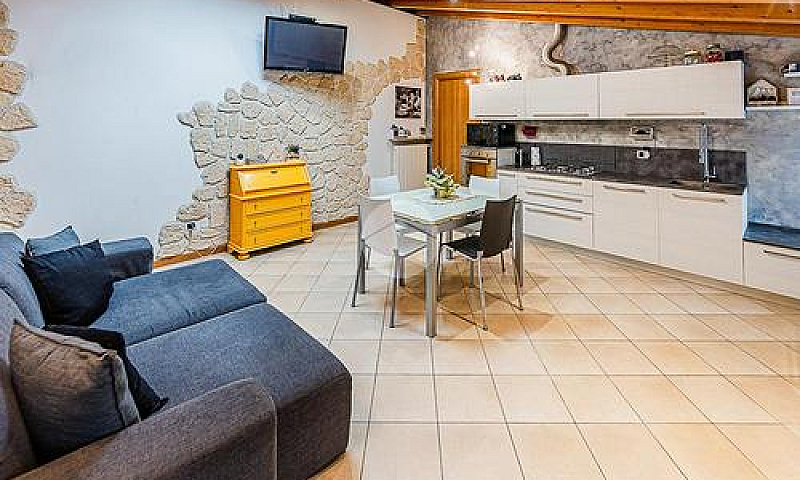 3 Locali A Villafran...