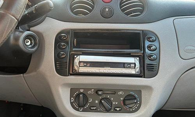 Citroen C3 1.1 D&G...