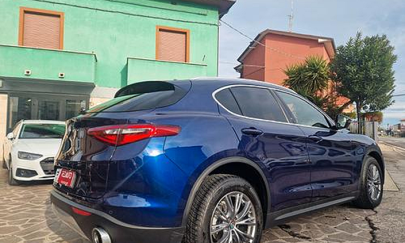 Alfa Romeo Stelvio 2...
