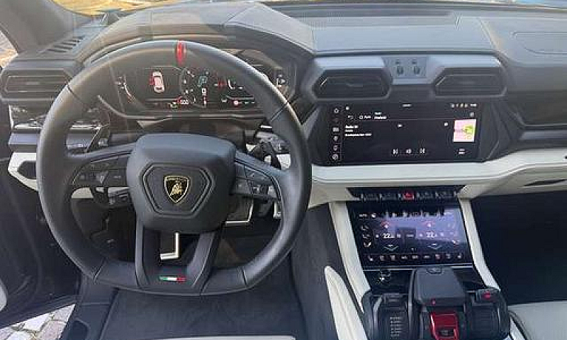 Lamborghini Urus Uru...