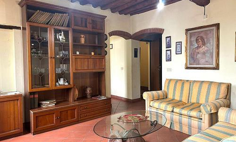 Appartamento A Lucca...