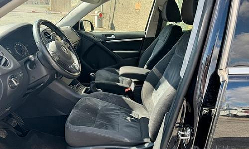 Volkswagen Tiguan...