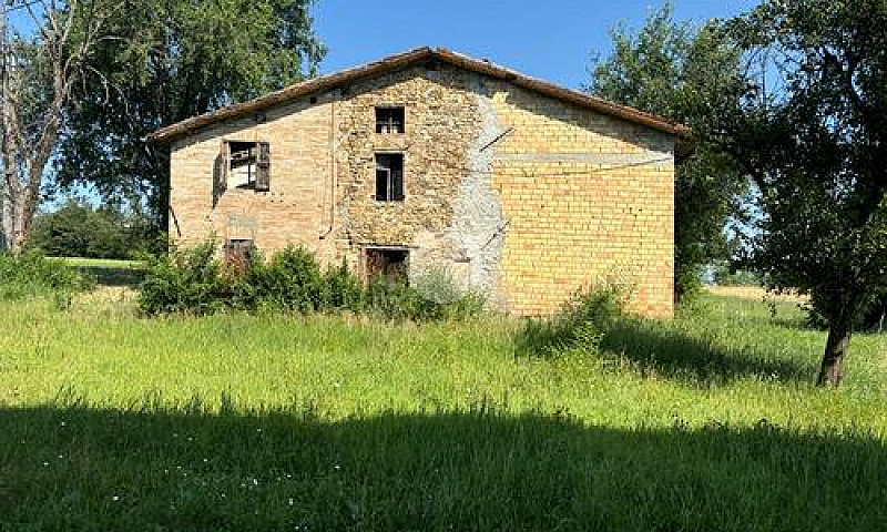 4 Locali A Traverset...