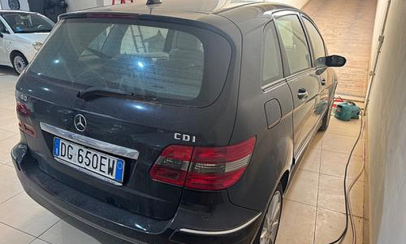 Mercedes-Benz B 180 ...