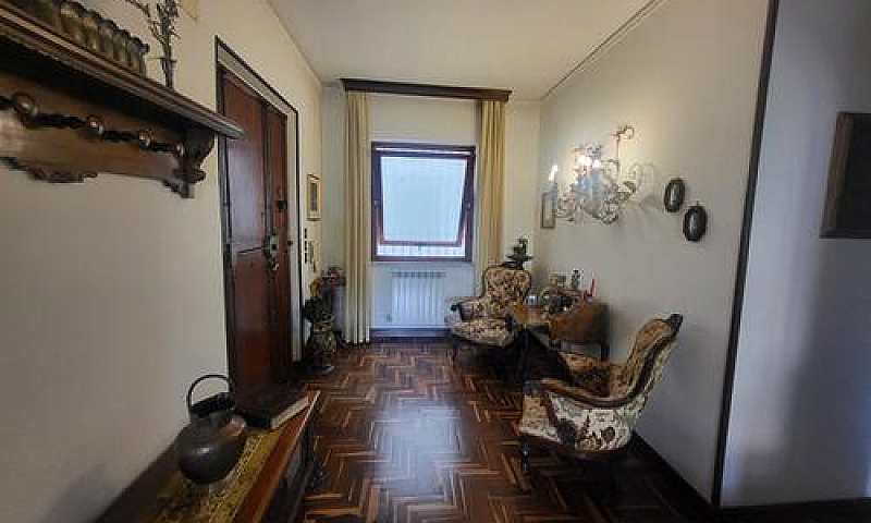Ampio 5 Vani In Via ...