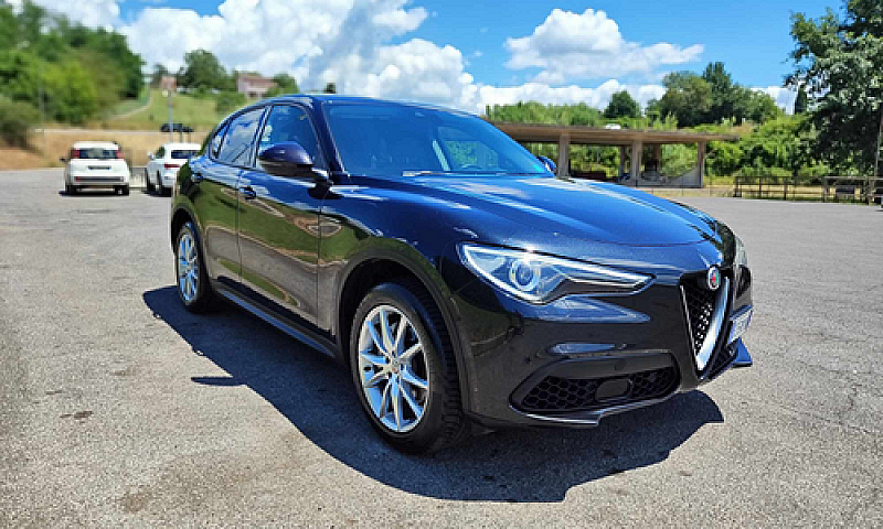 Alfa Romeo Stelvio 2...